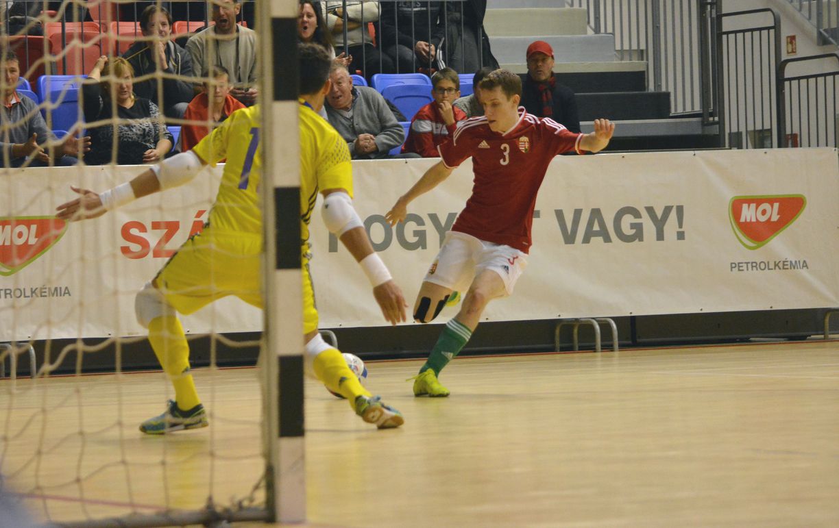 Futsal: Bátor játék és négygólos vereség a spanyolok ellen