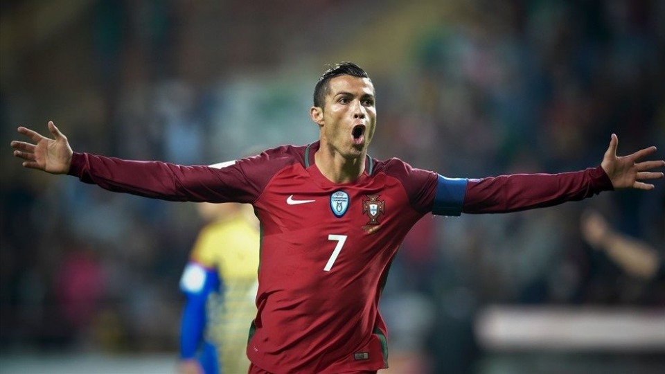 Ronaldo-négyes és feröeri siker a csoportunkban