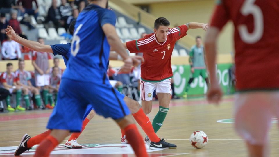 Futsal: Három góllal voltak jobbak a franciák