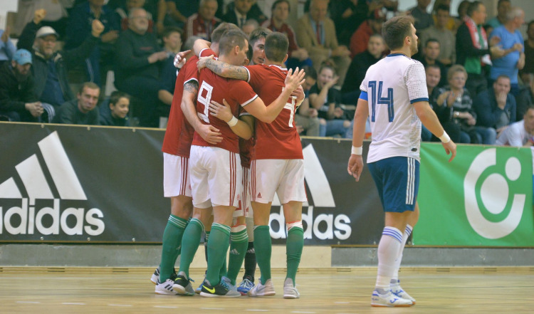 Futsal: Előrelépett a férfi és a női válogatott is