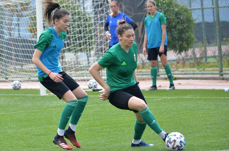 BL-rutinnal rendelkező kazah csapattal játszik a női A-válogatott