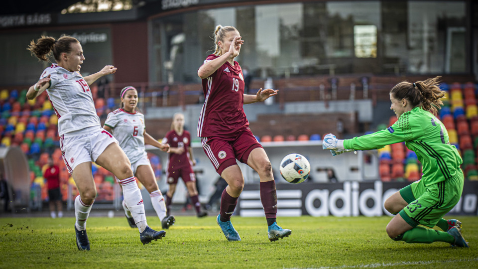 Sok helyzet és öt gól Lettországban