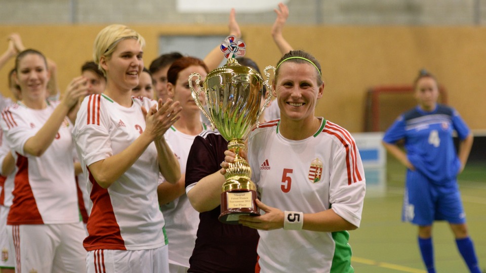 Futsal: tornagyőzelem és második hely Csehországban