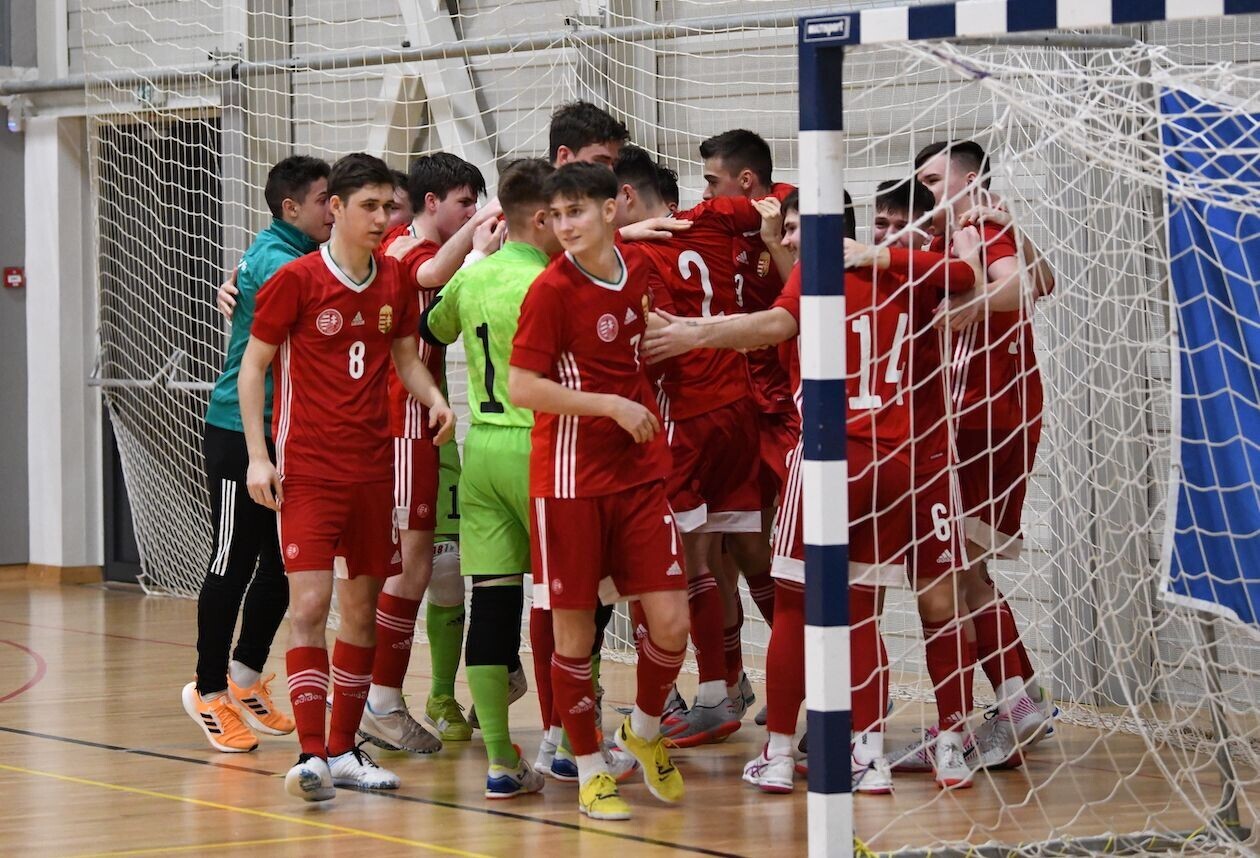 Futsal U19: Bravúros döntetlen a spanyolok ellen