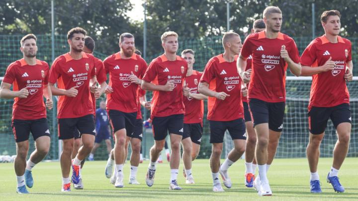 Négy Angliában játszó futballista a férfi A-válogatott keretében