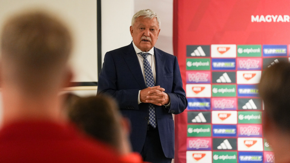 Csányi Sándor meglátogatta a vb-selejtezőre készülő férfi A-válogatottat