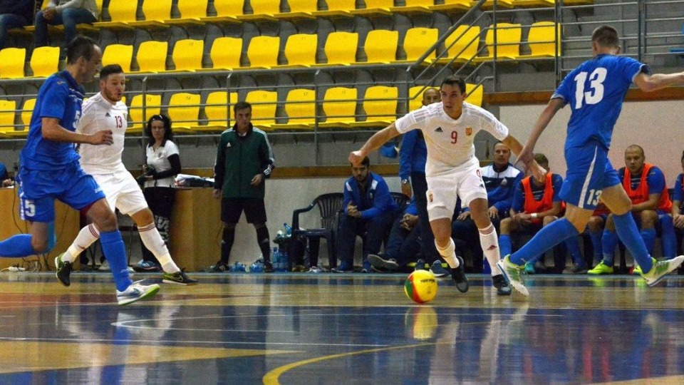 Futsal: egy győzelem, egy vereség Szlovákiában