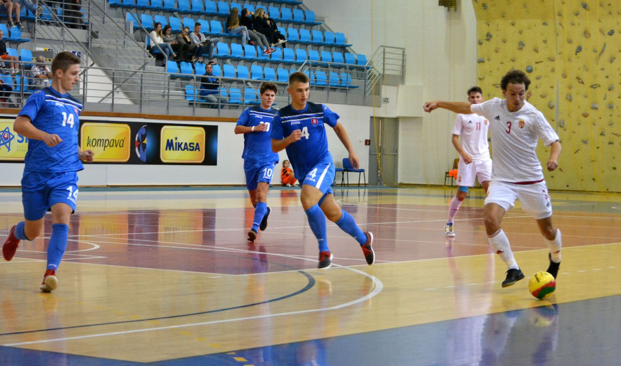 Futsal: egy győzelem, egy vereség Szlovákiában